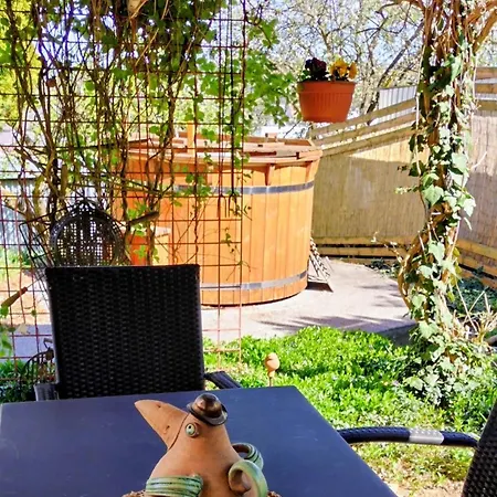 Slunecna Apartament *